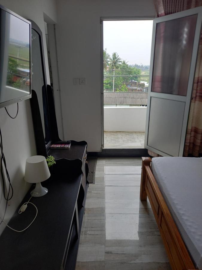 Villa Luxez Kalmunai Bagian luar foto