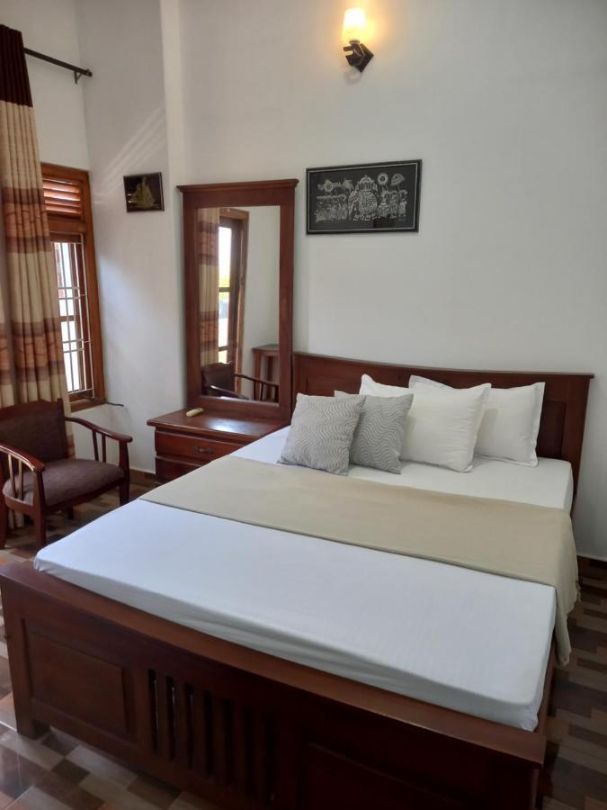 Villa Luxez Kalmunai Bagian luar foto